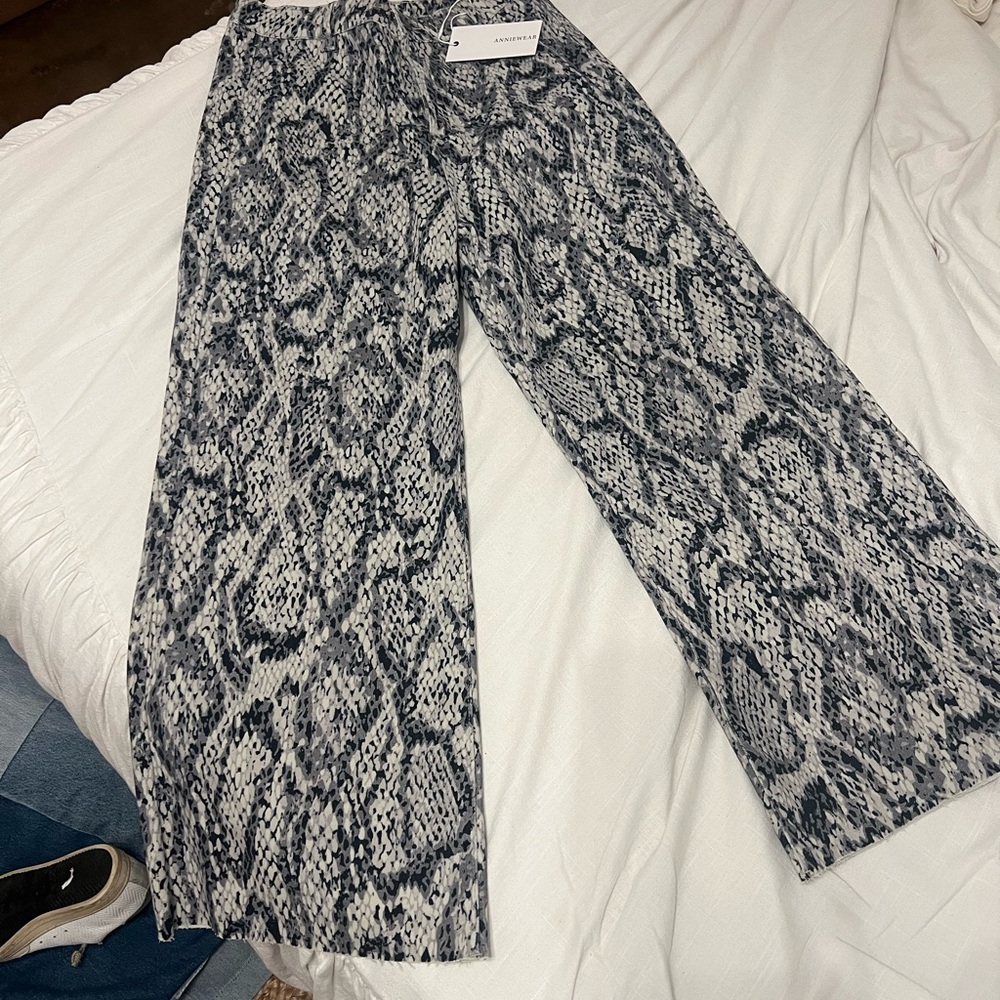 Annie Snake-Print Denim Pants - Gray & Black